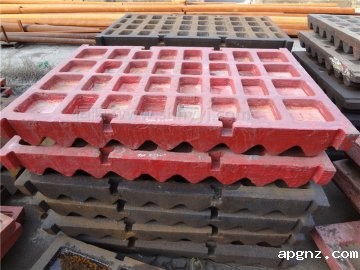 破碎机铸件在板锤上焊一层耐磨合金可以有效延