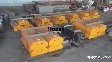 高锰钢板锤的优势介绍